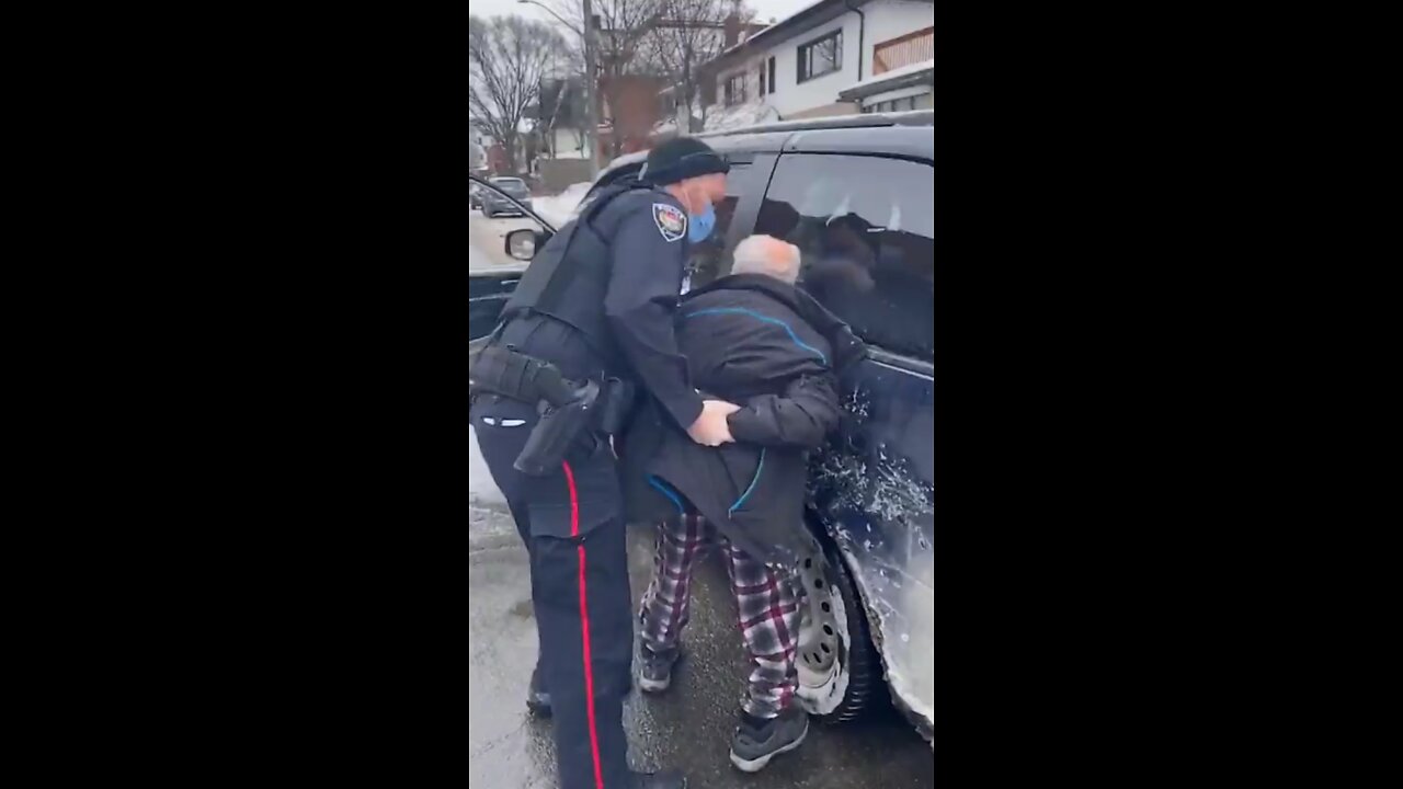 Breaking 🤮 Commie Ottawa police arrest Elderly man for HONKING