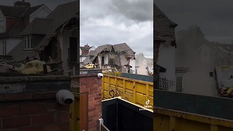 House being destroyed next to my job - shame.