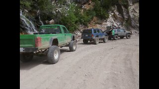 Jeep XJ Ol'Bluey checking out the washouts on the Whitebottom to Onion Lake FSR..Part1