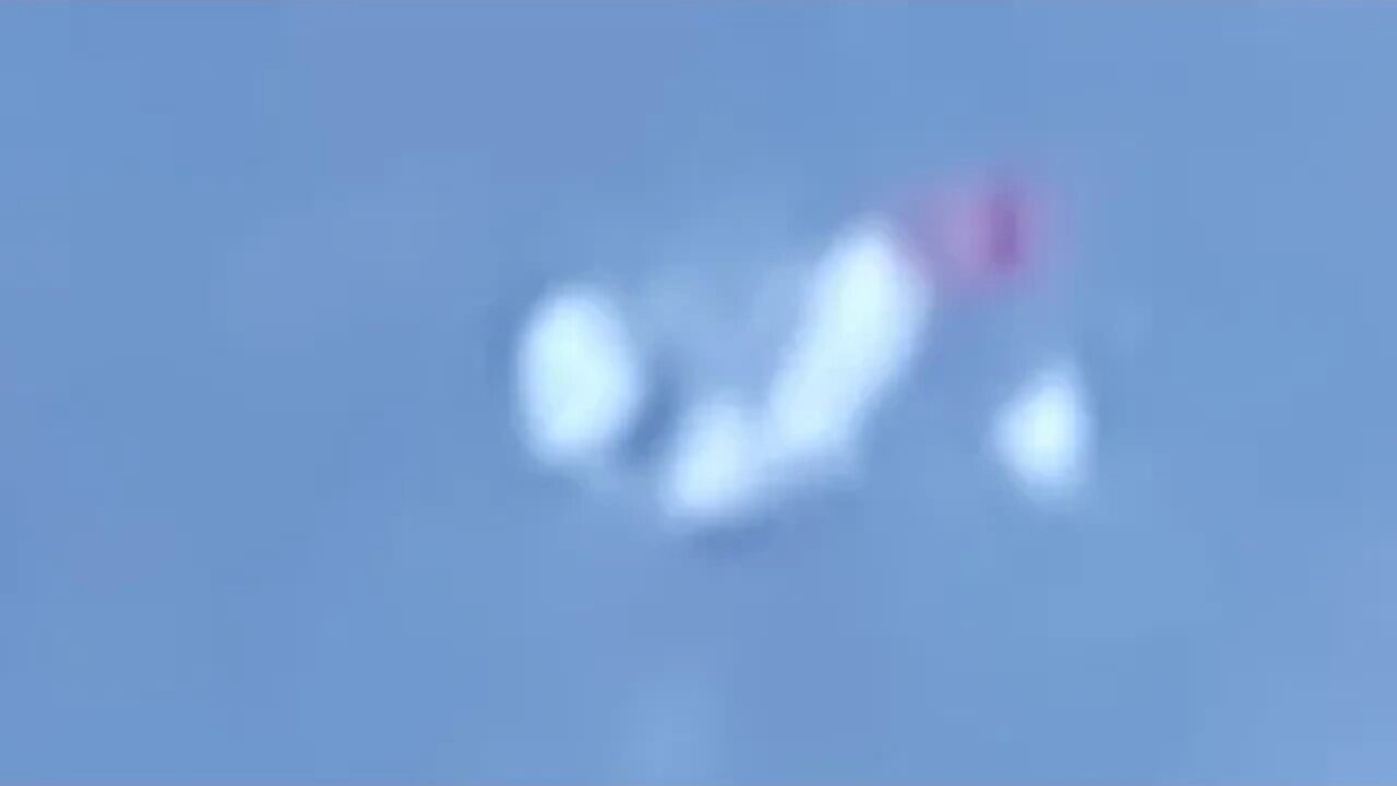 multiple UFO/ jet UFO flyover close proximity