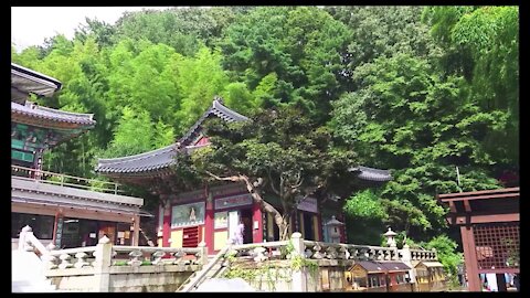 A beautiful temple located in the mountains.