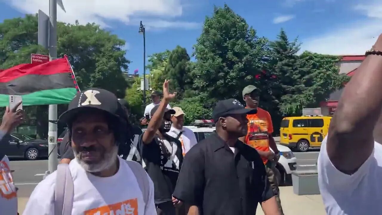 The #Juneteenth Father’s Day march hosted by @ManUp_Inc @GUNSdownLIFEup @Mysonne 6/18/2022