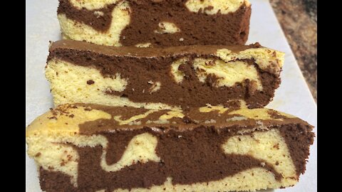 The best super moist and soft yogurt cake最好的超级湿润和柔软的酸奶蛋糕