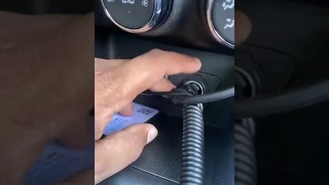Aparelho para transforma a sua tomada de 12v em mais funções #shorts