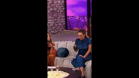 Tertulia entre mujeres maduras😂😂