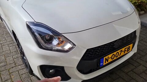 PEARL WHITE COLOR on Suzuki Swift Sport Hybrid ZC33S plus clean look details. Founder in Car