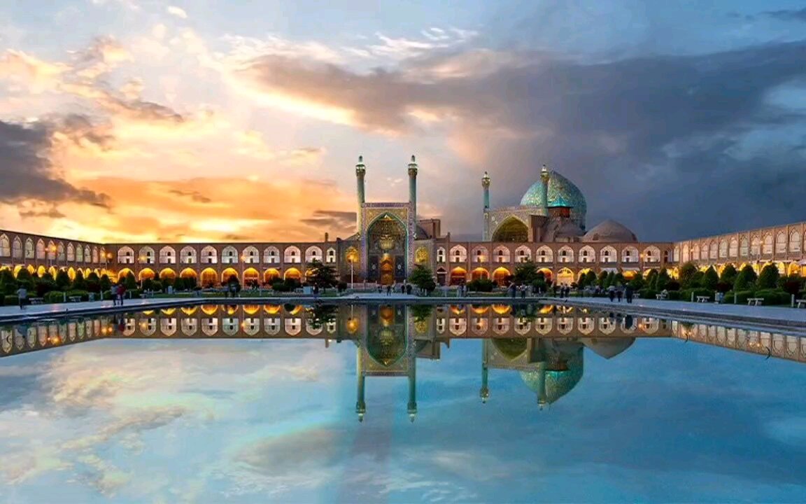 Naqsh-e Jahan Square, Isfahan