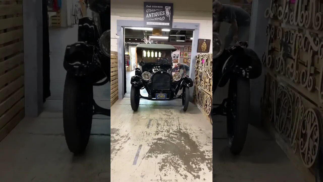 1920 Dodge coming into Miles Through Time