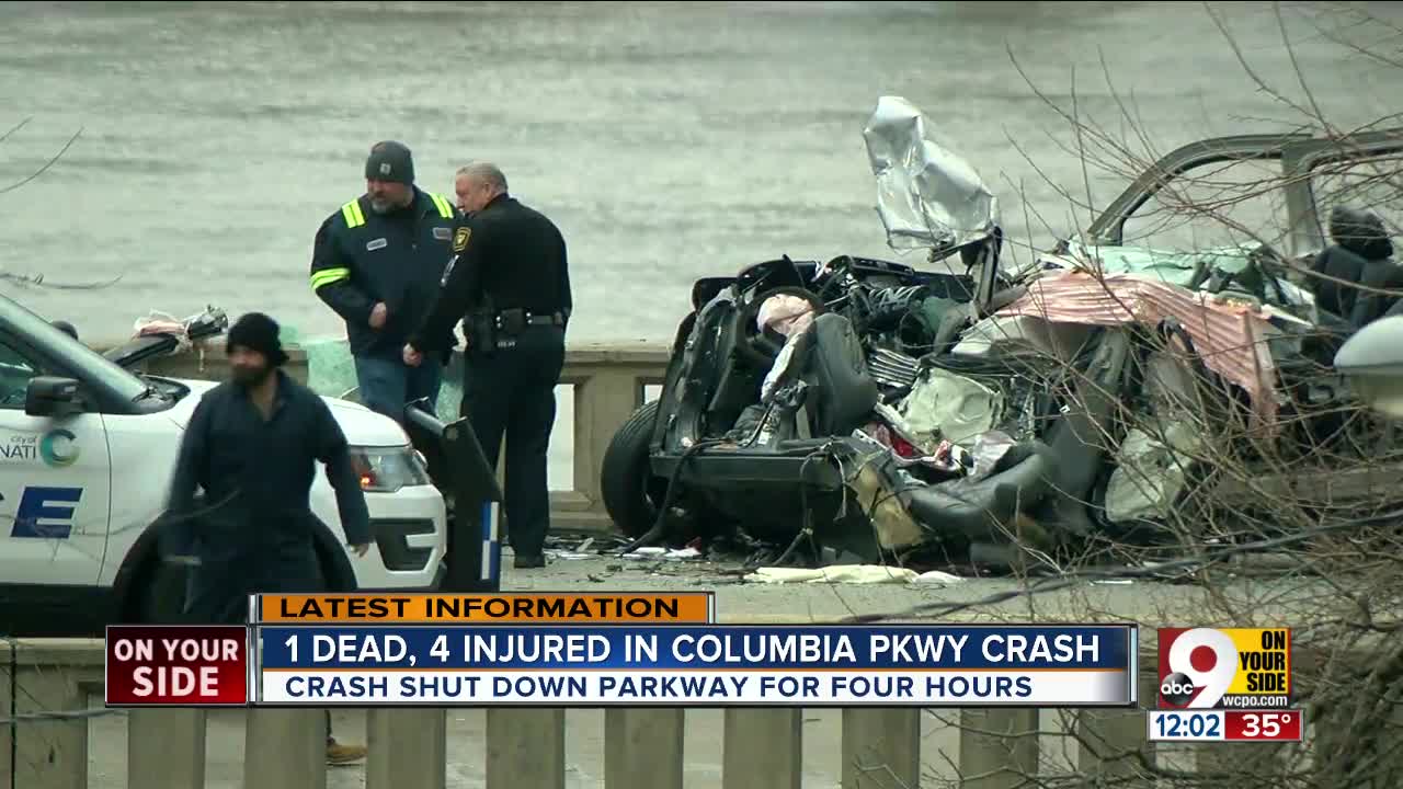 Deadly crash shuts down Columbia Parkway