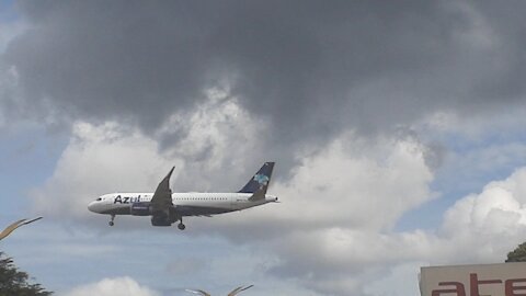 Airbus A320NEO PR-YRA na aproximação final antes de pousar em Manaus vindo de Campinas 25Abr2021