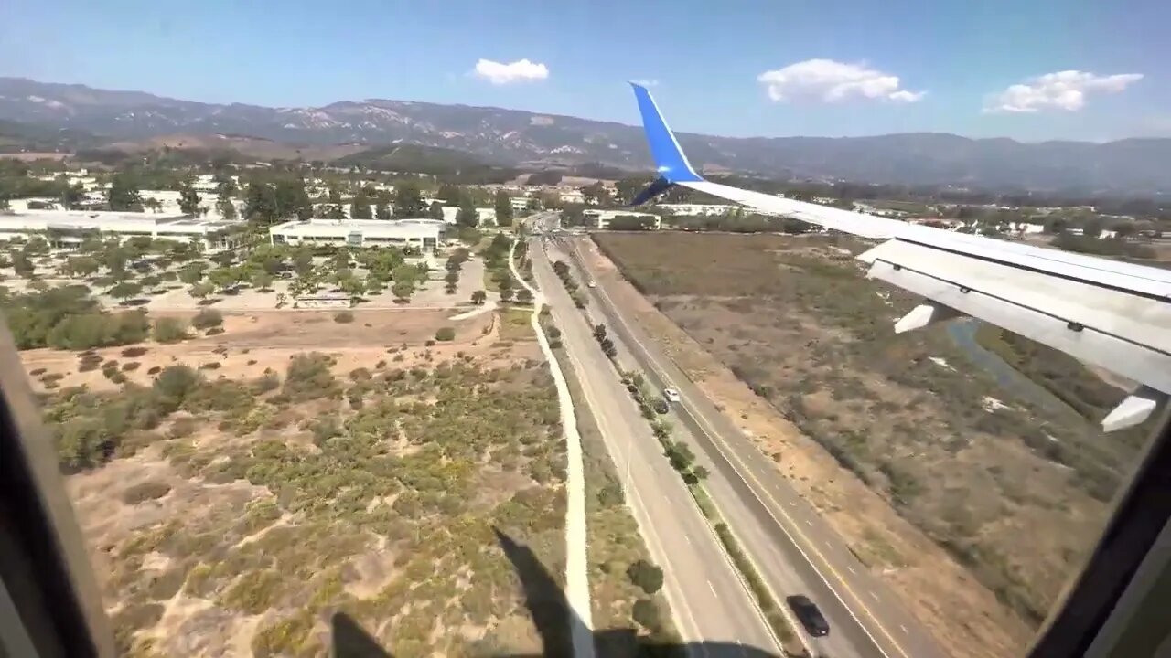 Hard Landing in United 737-800 Santa Barbara