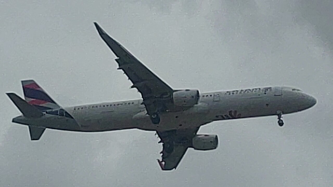 Airbus A321 PT-XPD coming from Brasília to Fortaleza