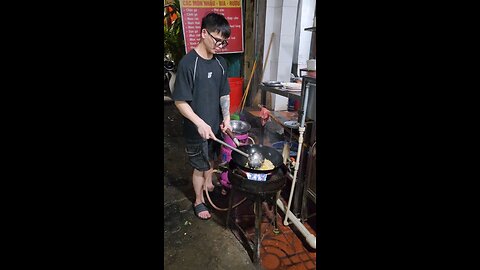 Hanoi Food - Eating Fried rice !!!