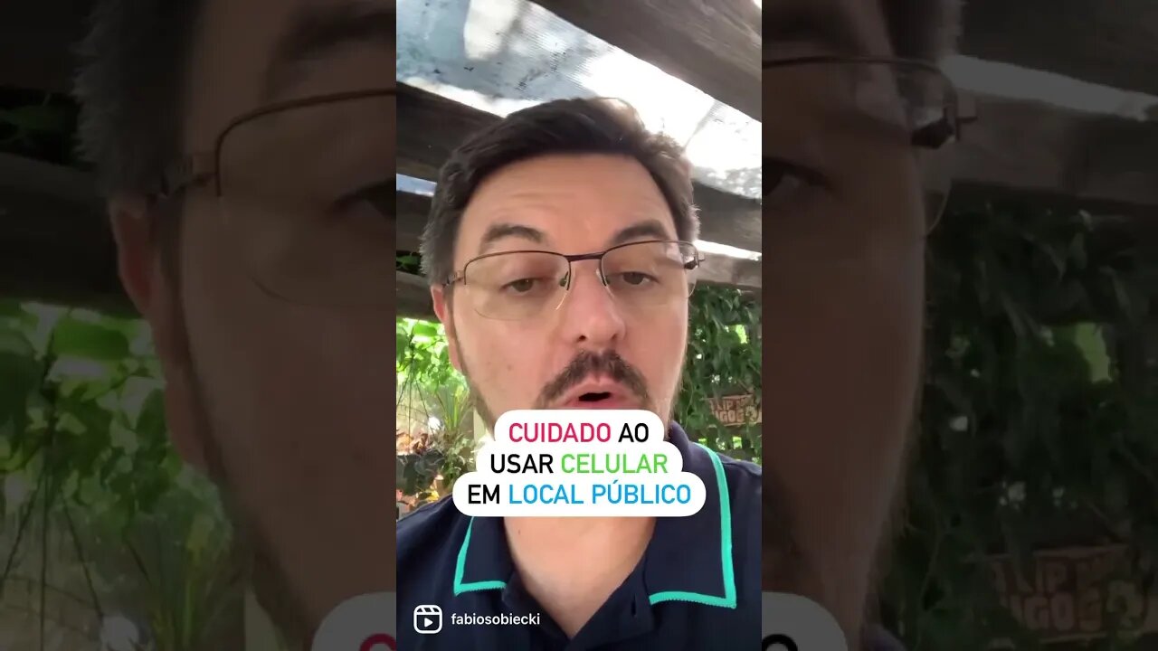 Cuidado ao usar celular ou laptop em local público