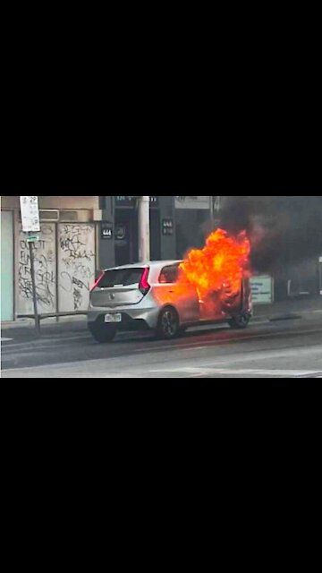 Melbourne Man Sets Himself on Fire in Protest Against Medical Mandates