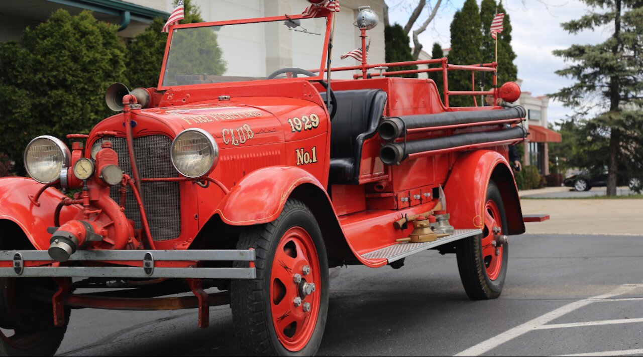 West Bend and Town of Sheboygan refurbishing vintage firetrucks