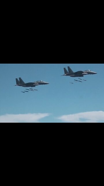 US Flies Bombers - F-35 Fighter jets over Russia