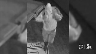 Bandit on bicycle strikes vape store