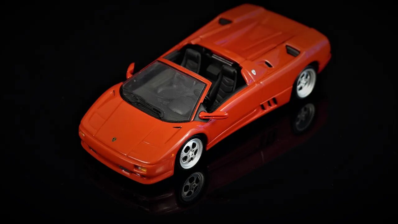 Lamborghini DIABLO ROADSTER - Minichamps 1/43 - 30 SECONDS REVIEW