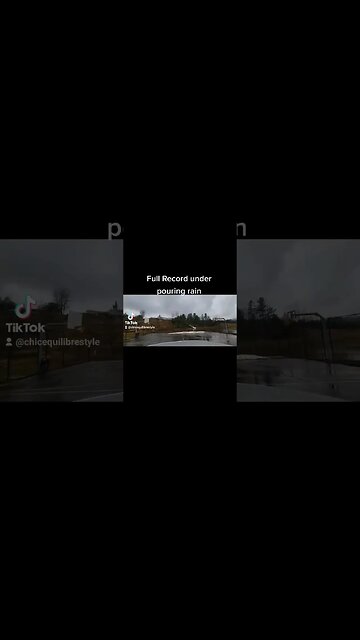 #pouringrain #halfcourtshot #basketball #recordholder #newworldrecord #ytshortscanada #ytshorts