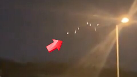 This video was taken in Dubai Is this a UFO or a meteor? [Space]