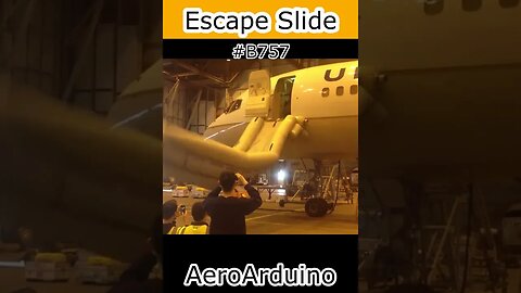 Watch How United #B757 Escape Slide Hangar Test Went #Aviation #Fly #AeroArduino