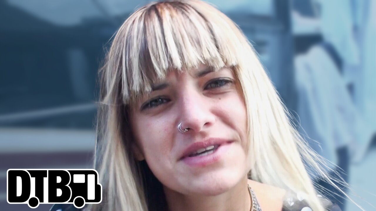 Automatic Loveletter's Juliet Simms - BUS INVADERS (Revisited) Ep. 105