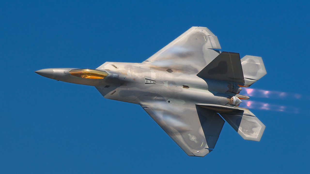 U.S. Air Force "Validates" New Weapons for its F-22 Raptor Stealth Fighter