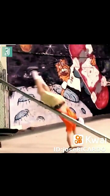 Caidas alocadas 😅😂🙂🙃😁😆