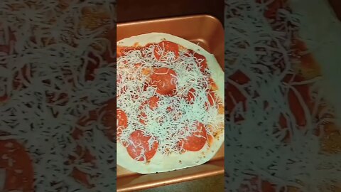 Pepperoni Pizza (thin)