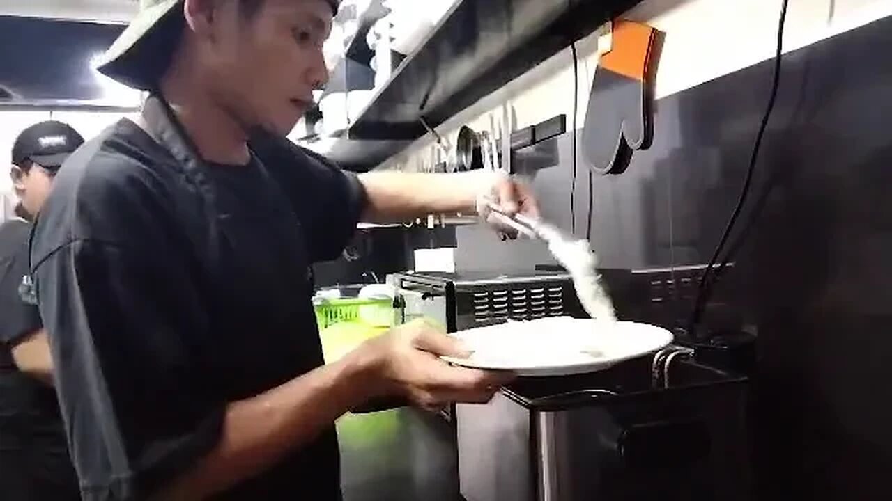 HELLO MY NAME IS ARLET AND I AM NEW