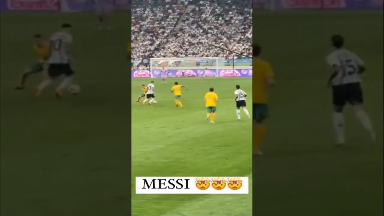 Lionel Messi Insane Escape #argentina #soccer #futbol #footwork #shorts