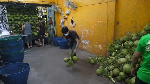 super speed! amazing coconut cutting skills thai street food 4