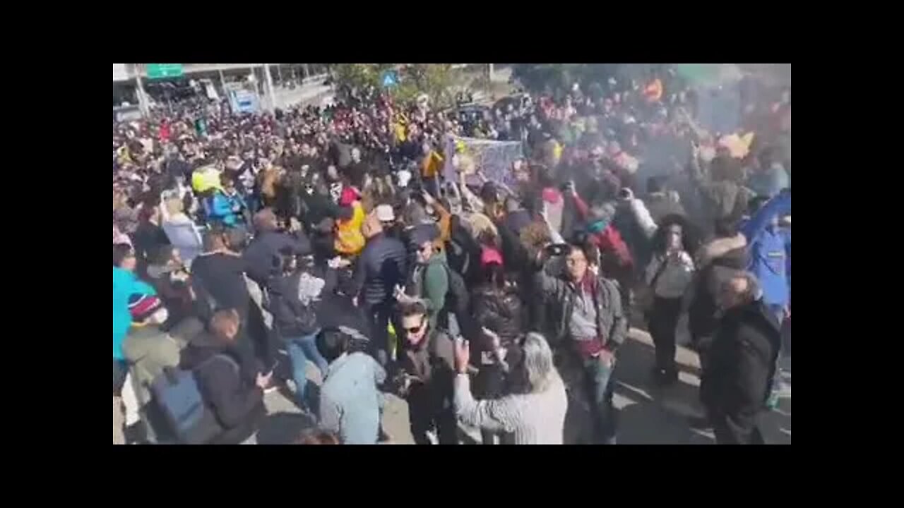 🚨 MASSIVE - Protest In Italy - Thousands In Major Demonstration