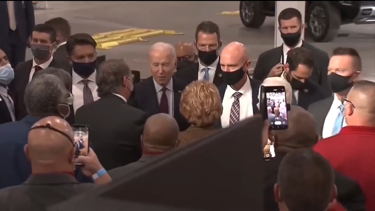 Maskless Biden Only Puts On A Mask To Take A Selfie