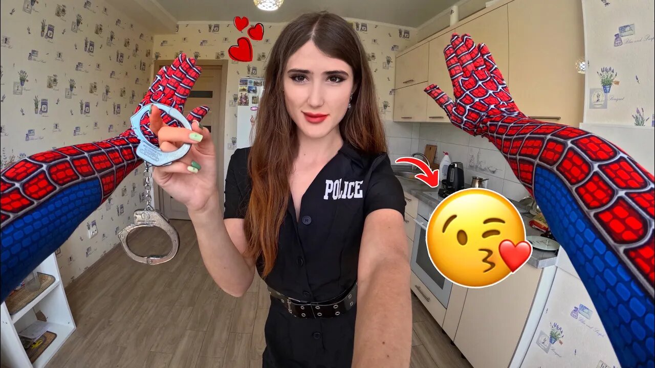 CRAZY POLICE GIRL WILL NOT LEAVE SPIDER-MAN ALONE (Parkour POV Love Best) ⁠@Celpan.