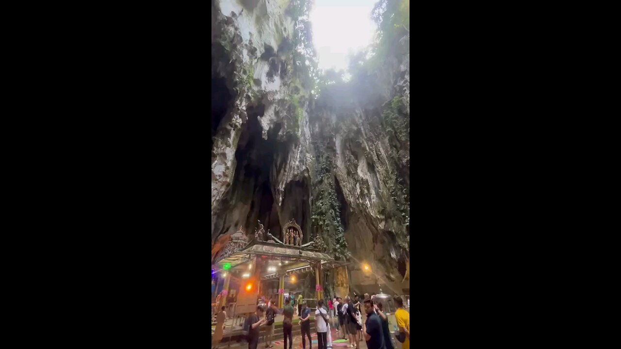 Exploring the Majestic Batu Caves: Nature Meets Culture! 🕉️✨