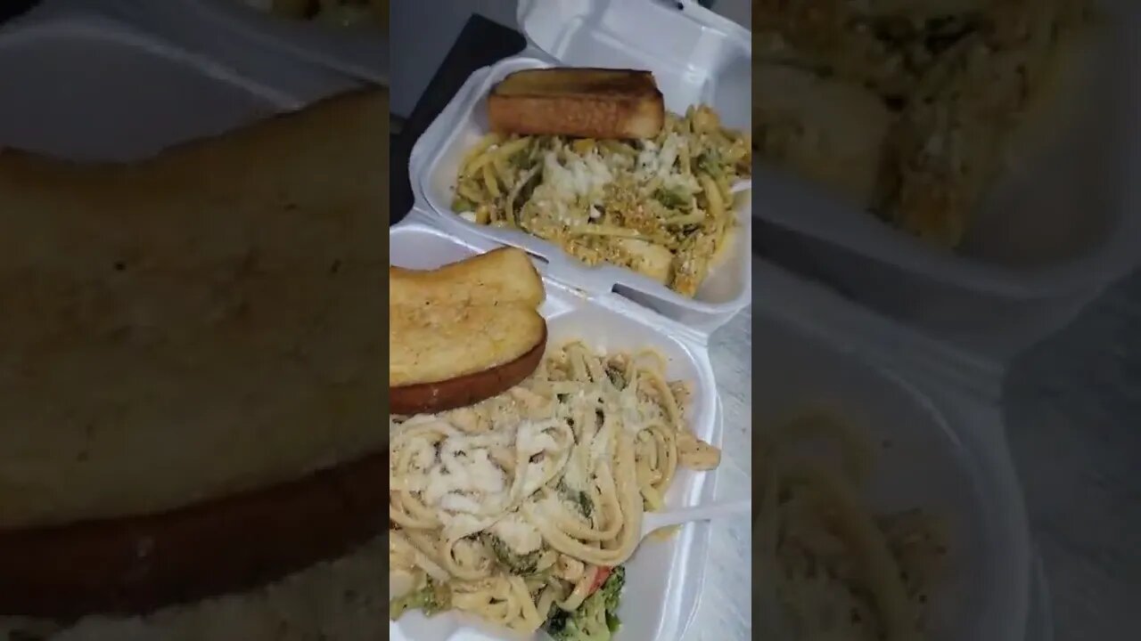 The best way to chicken alfredo | @mia.305.cuisine on IG 🐔🍝 #shorts