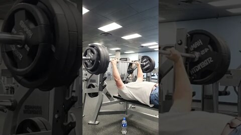 365lbs paused bench, Crazy 🤪 old man