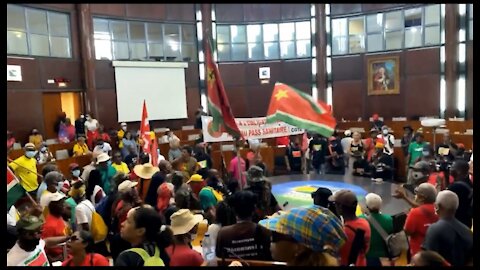 Guadeloupe: The people have stormed the legislative building to demand removal of "vaccine" mandates