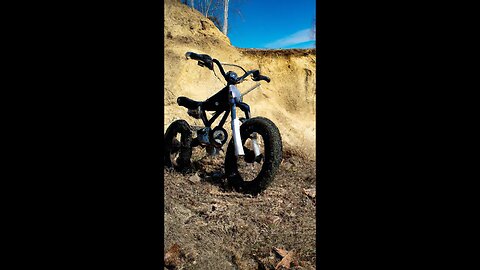 Can the Mini Bikes Climb the Bluff? ( Trailmaster Hurricane 200X )