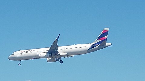 Airbus A321 PT-MXM coming from Guarulhos to Manaus