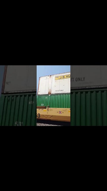 Intermodal on the move. #train #youtube #youtubeshorts #intermodal #shortshorts #short
