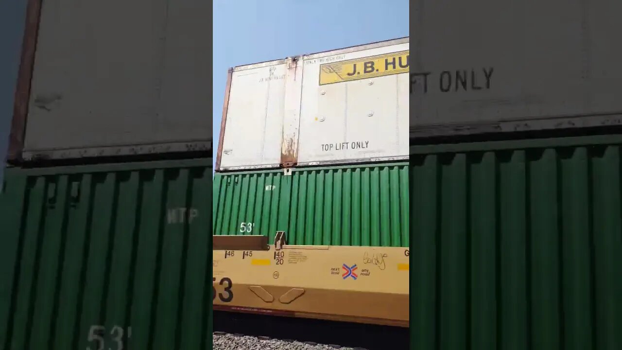 Intermodal on the move. #train #youtube #youtubeshorts #intermodal #shortshorts #short