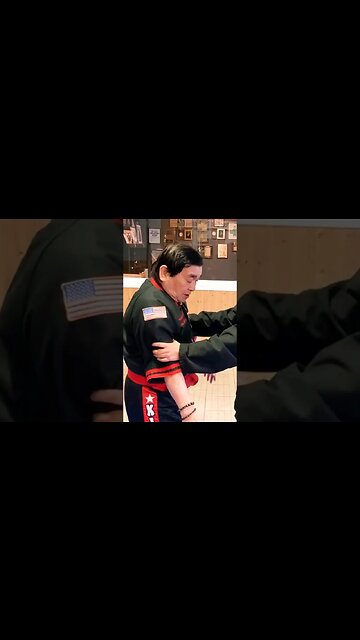 Upper Body Grab Defense 😱(Close Up)#martialarts #viral#capoeira #karate #viralshort#fighting#shorts