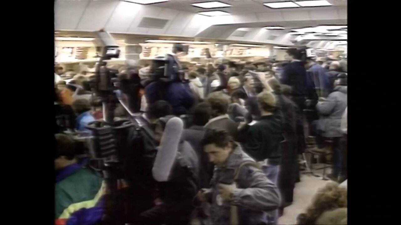 The first opening of McDonald's in Moscow, Russia