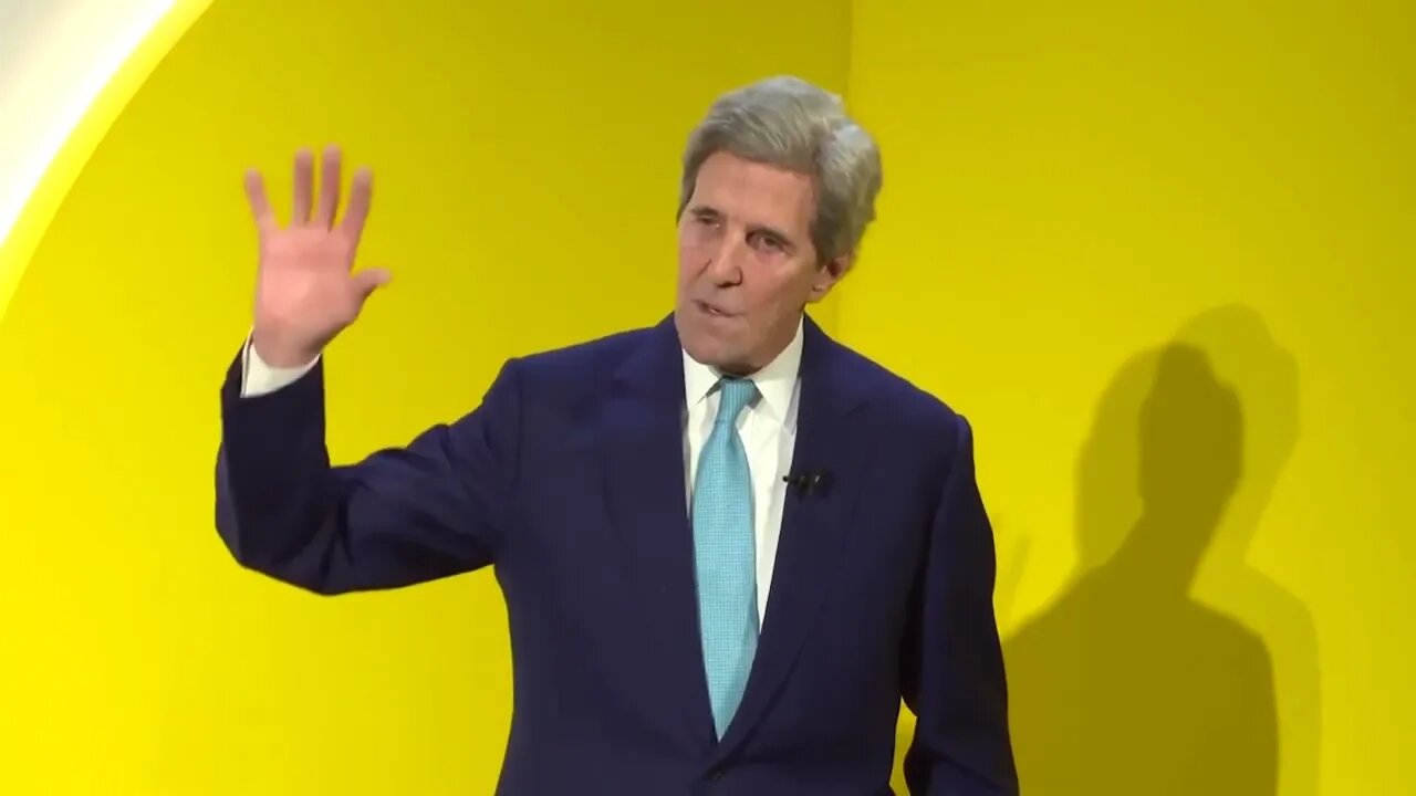 1,500 Private Jets Flew Kerry and Select Group to WEF