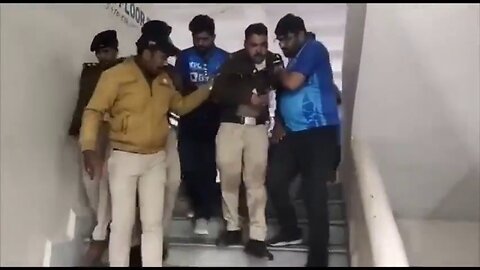 India: 2 policemen suffer a heart attacks during a cricket match between India & New Zealand