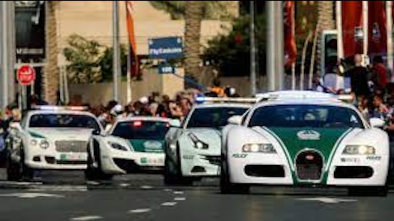 Dubai police cars VS Racer