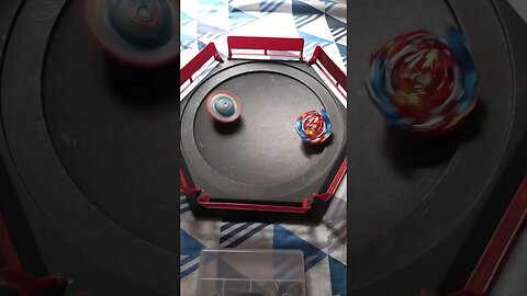 valkyrie vs achilles #batalhadebeyblade #beyblade #beybladeburst
